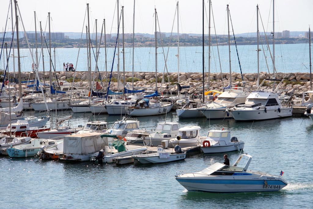 Allotel Fos-sur-Mer Exteriér fotografie