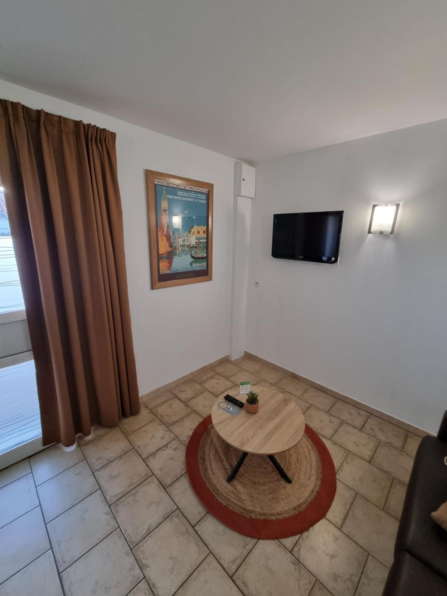 Allotel Fos-sur-Mer Exteriér fotografie